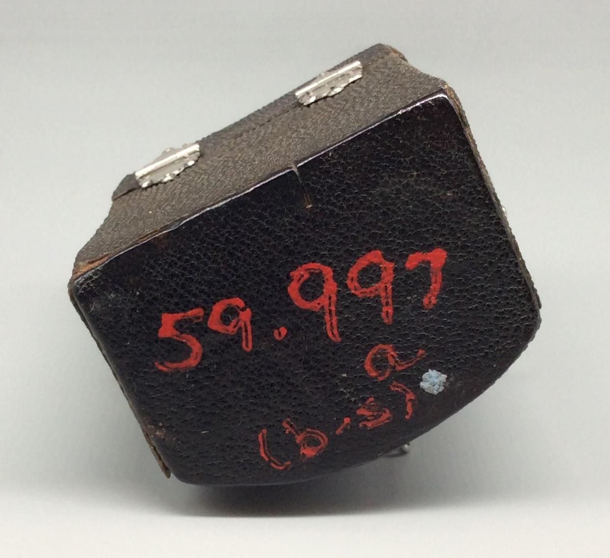 1959.0997 A Knife box, view 5