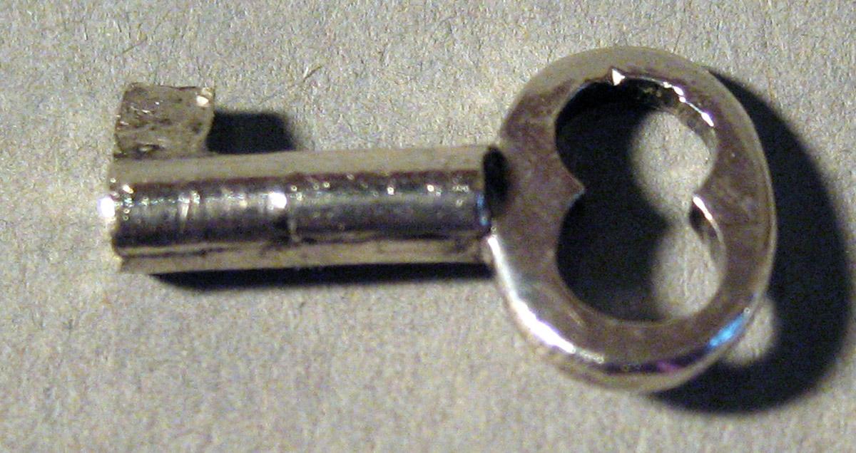 1959.0997 Silver Key underside