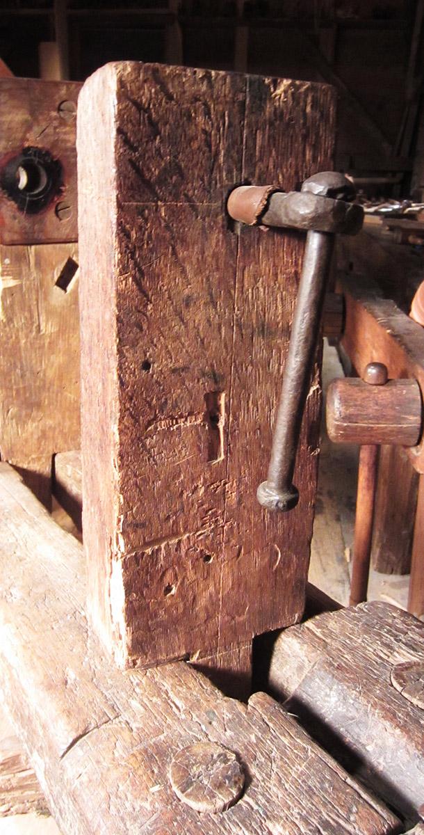 1957.0026.370 D, Great wheel lathe, puppet D side 2