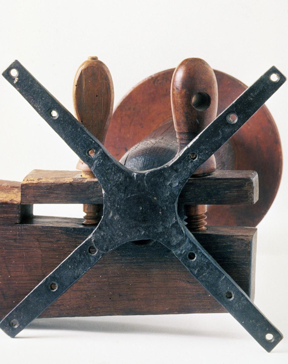 1957.0026.370 Lathe, Top View