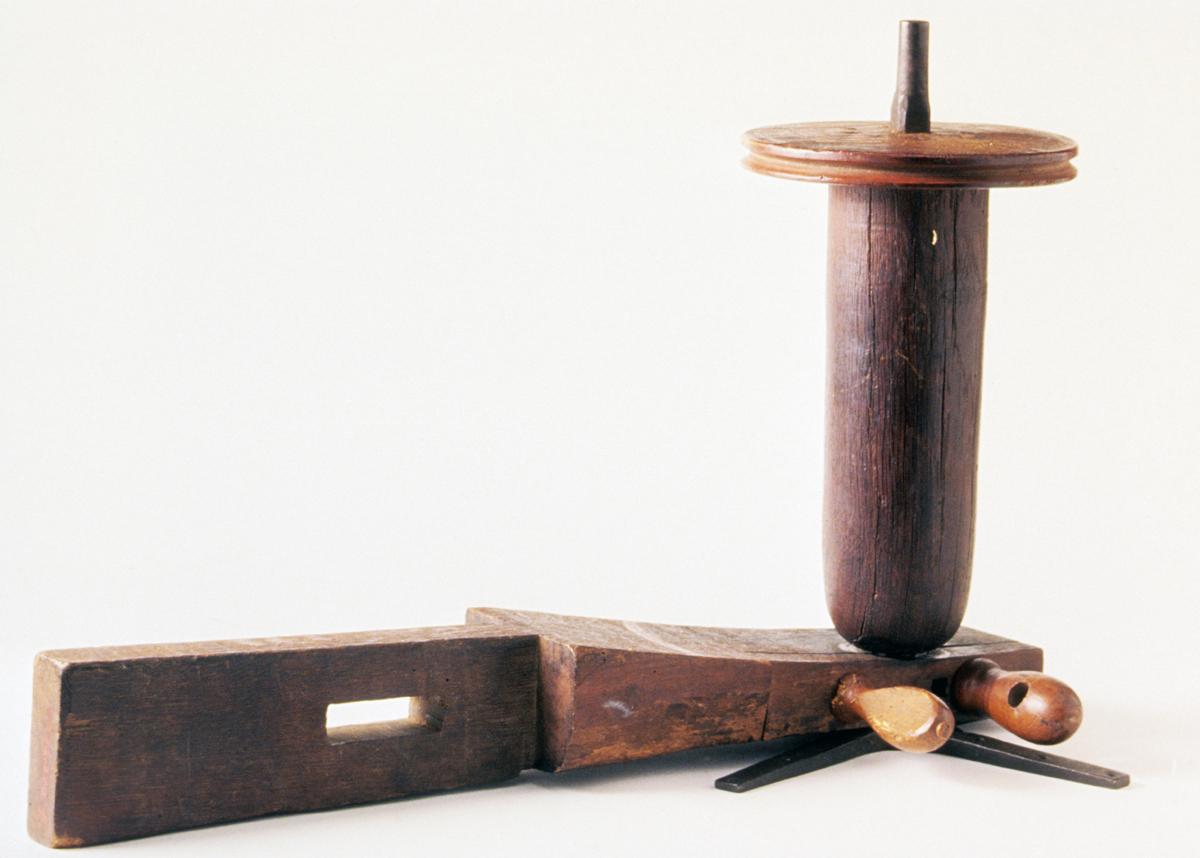 1957.0026.370 Lathe, Side View