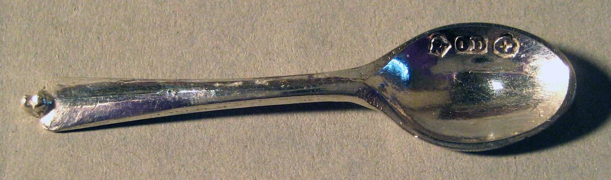 1959.0997 F Silver Spoon upper surface