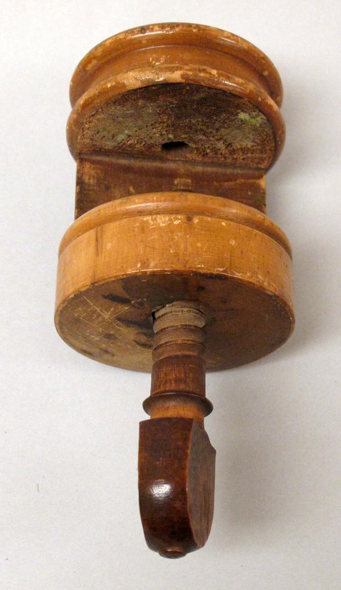 2011.0051.026 C, D Tool (for needlework), view 1