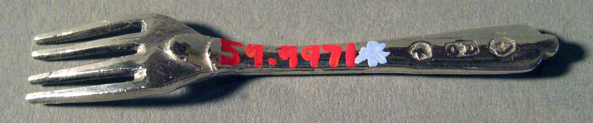 1959.0997 L Silver Fork underside