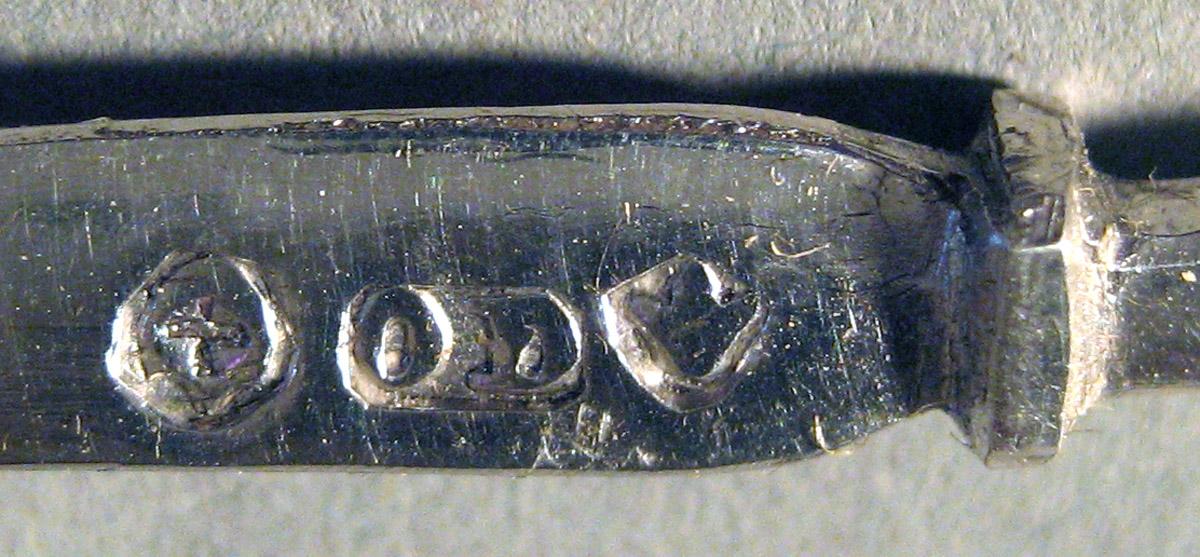 1959.0997 N Silver Knife mark