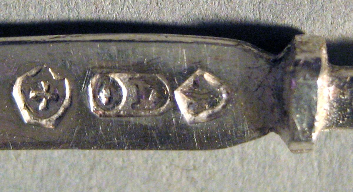 1959.0997 O Silver Knife mark
