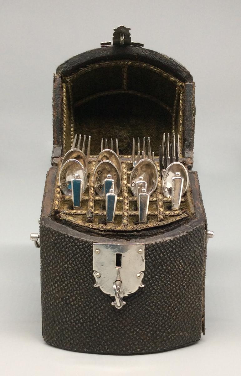 1959.0997 A Knife box, view 6