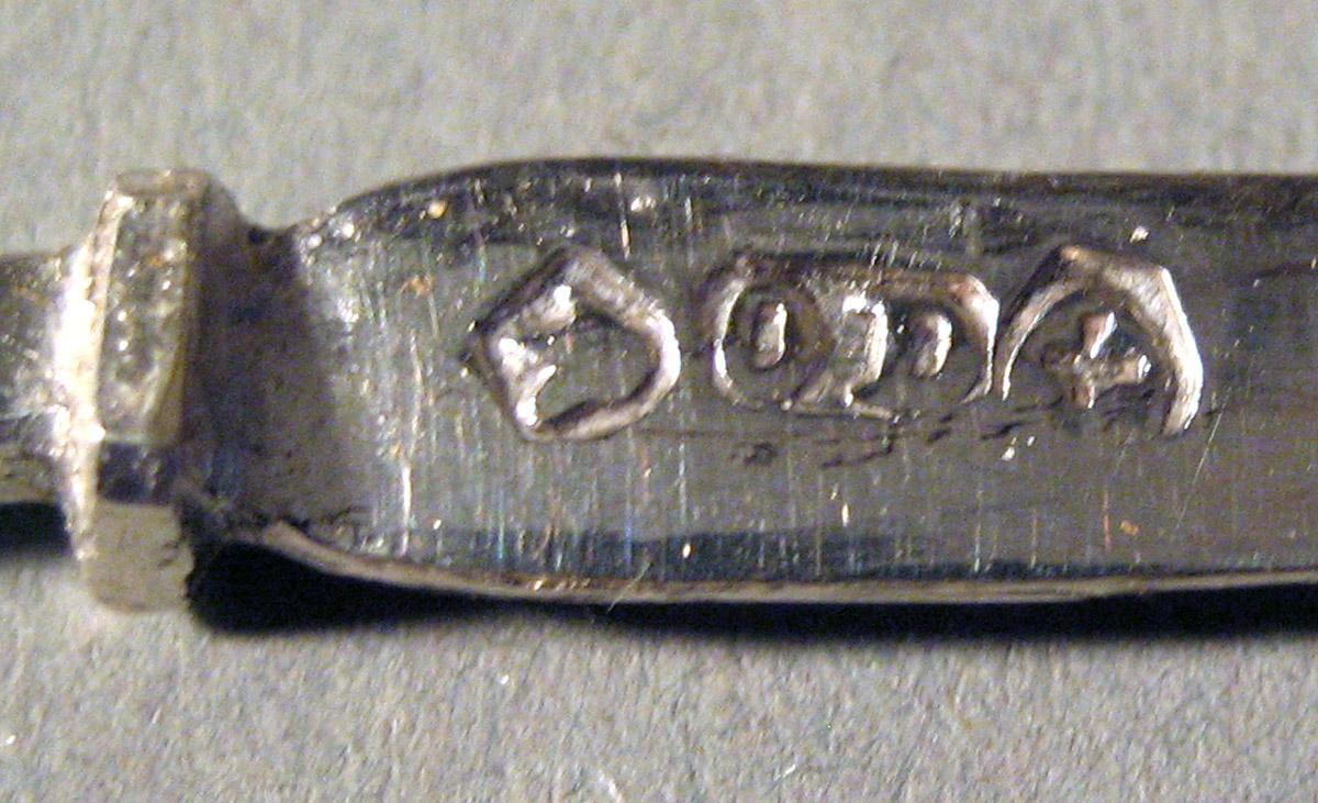 1959.0997 Q Silver Knife mark