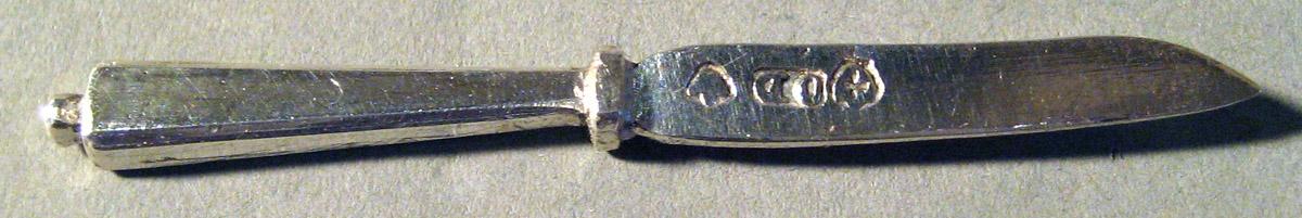 1959.0997 S Silver Knife upper surface