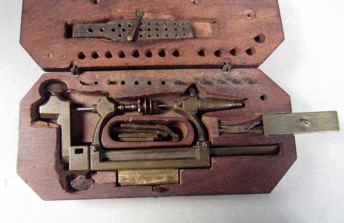 1957.0084.012 B Box, View 2