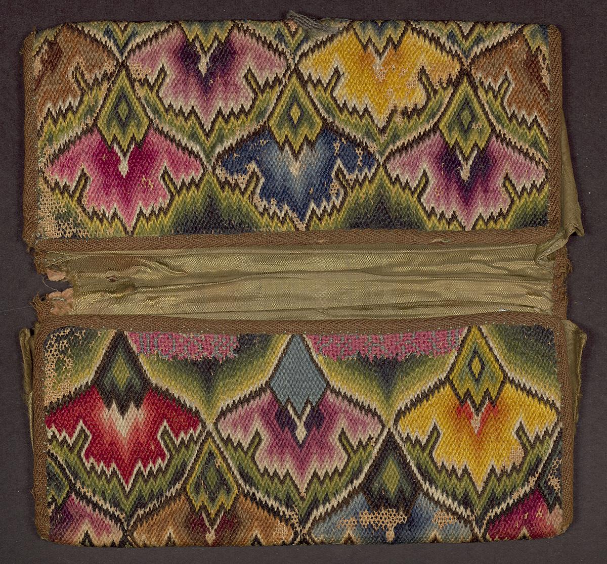 2002.0001.003 Pocketbook, Inside