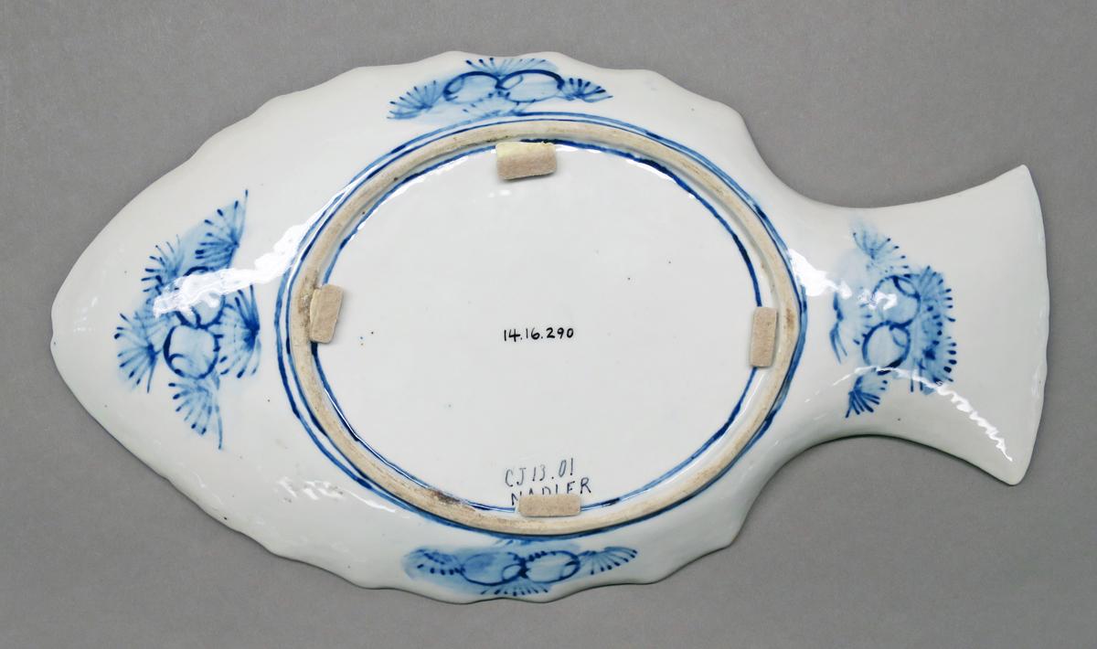 2014.0016.290 Platter underside