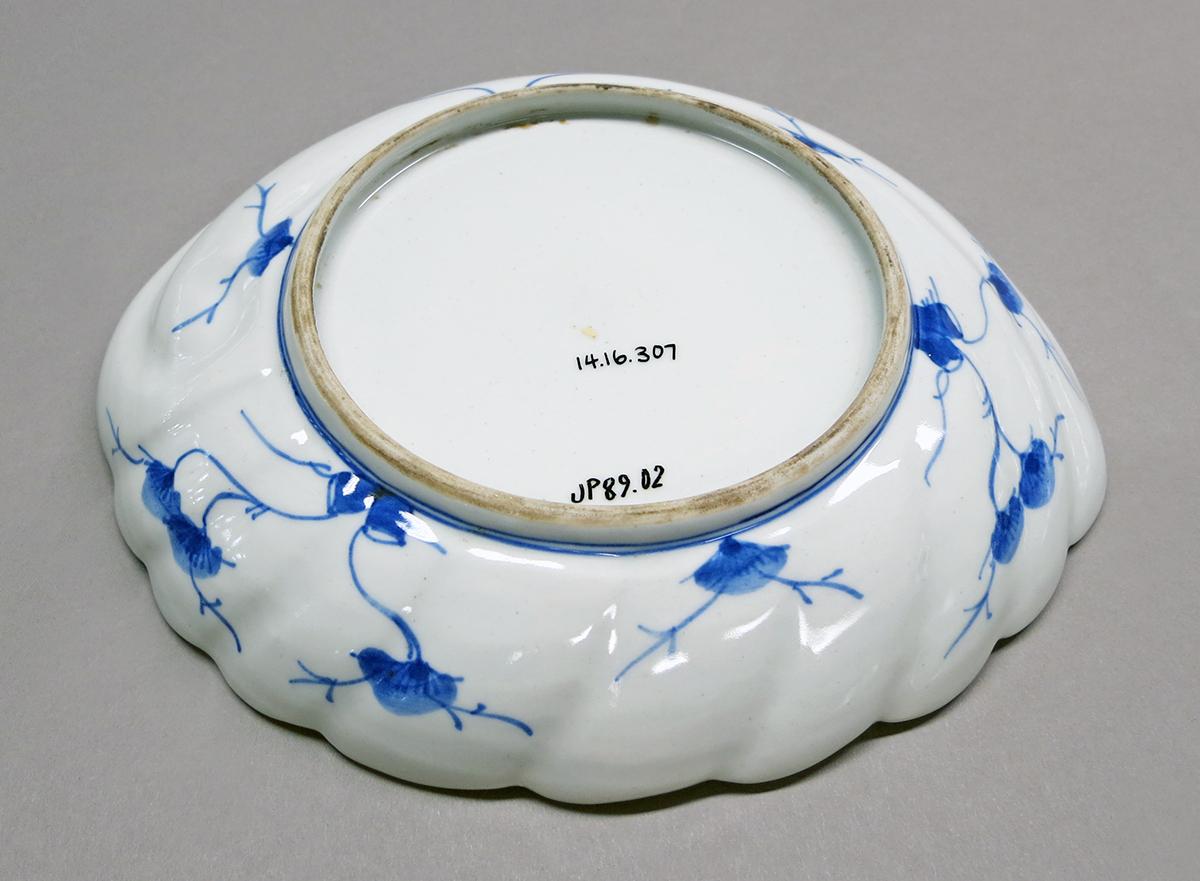 2014.0016.307 Platter underside