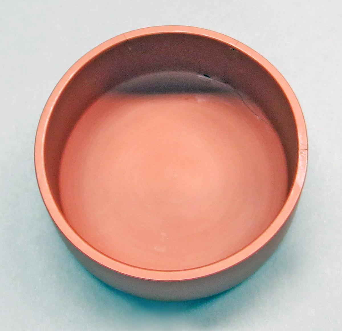 2014.0016.306 C Tea caddy, underside