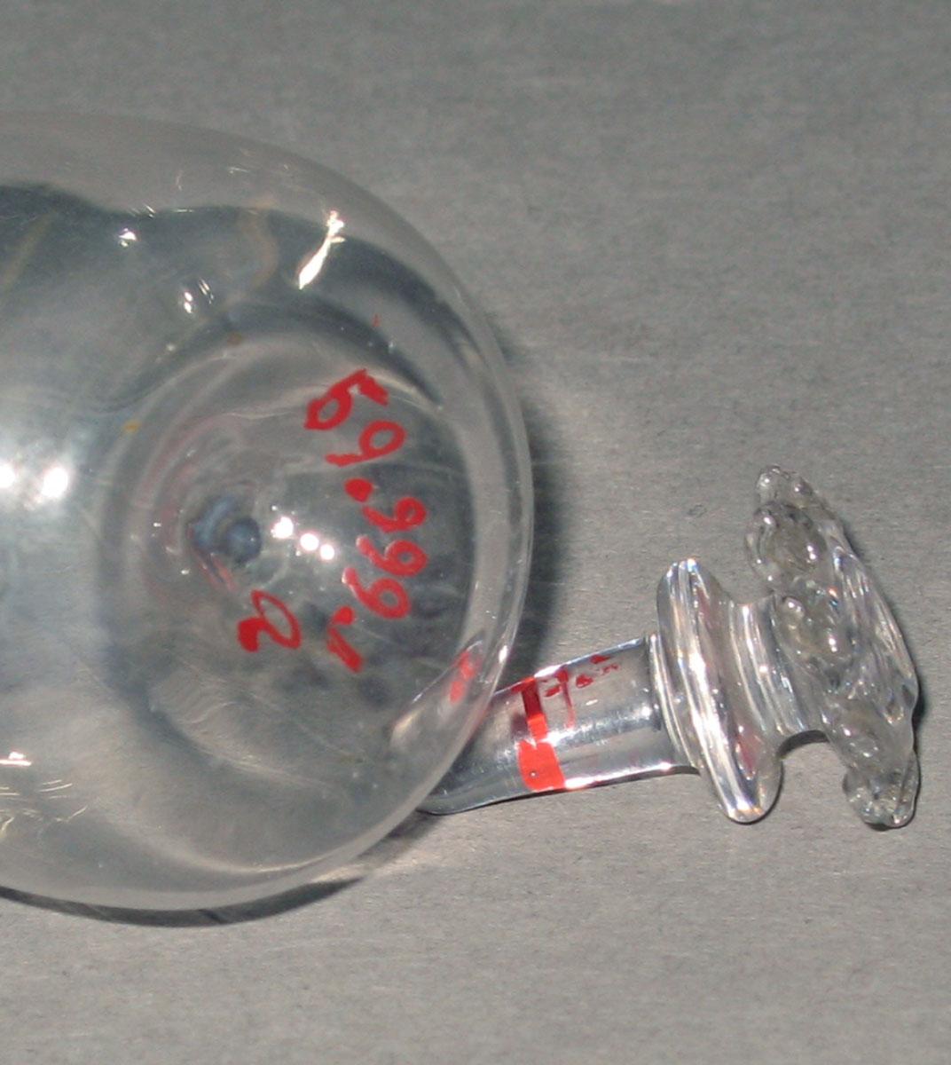 1959.0999.001 A, B Miniature colorless decanter (detail)