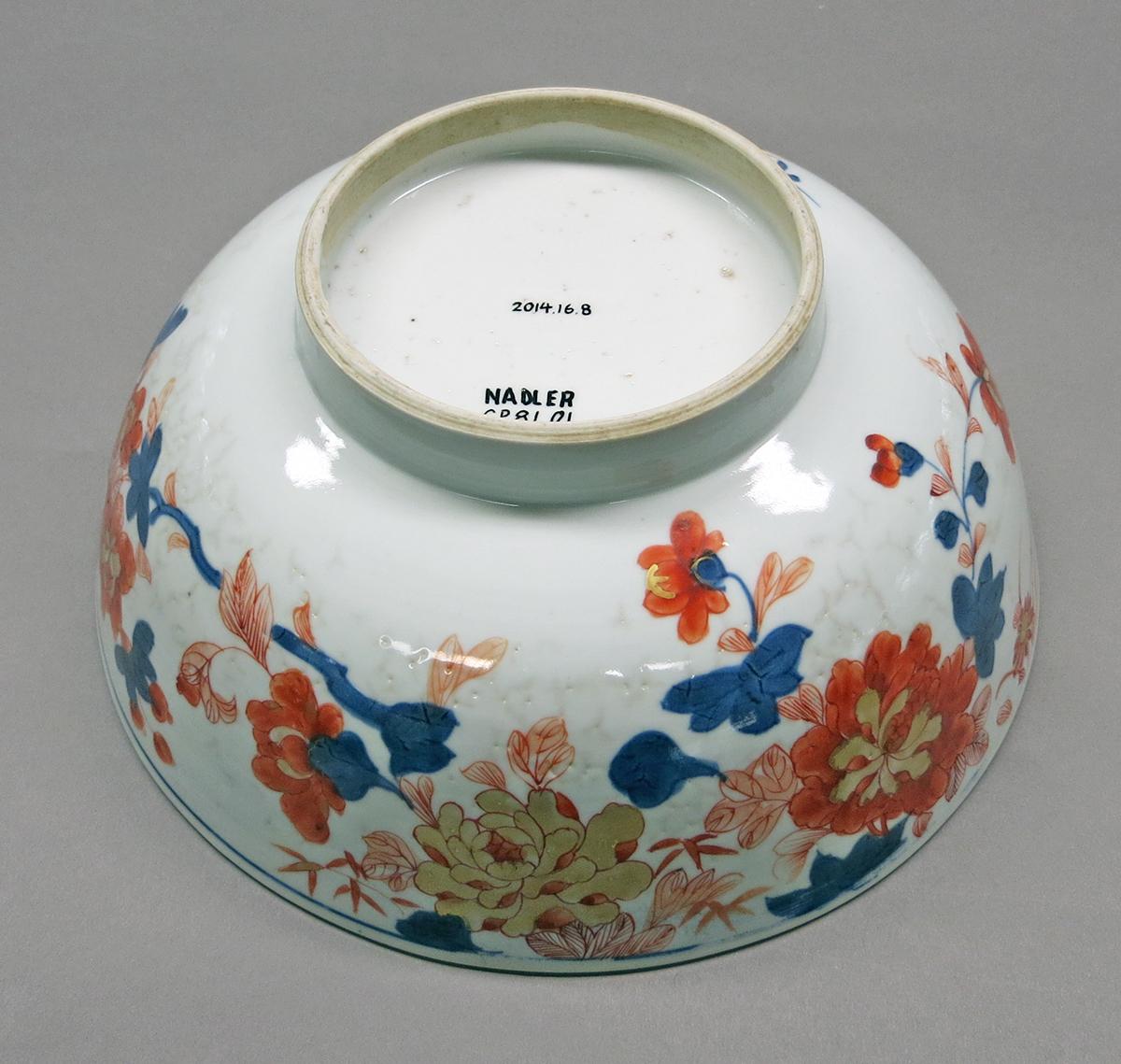 2014.0016.008 Bowl underside angle