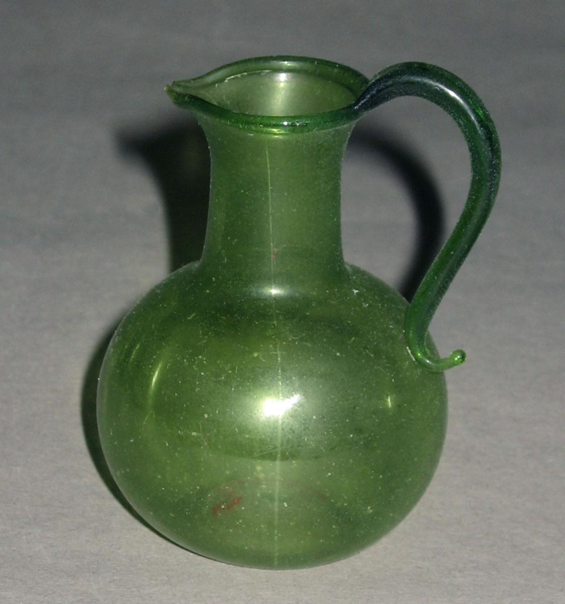 1959.0999.005 Green glass jug