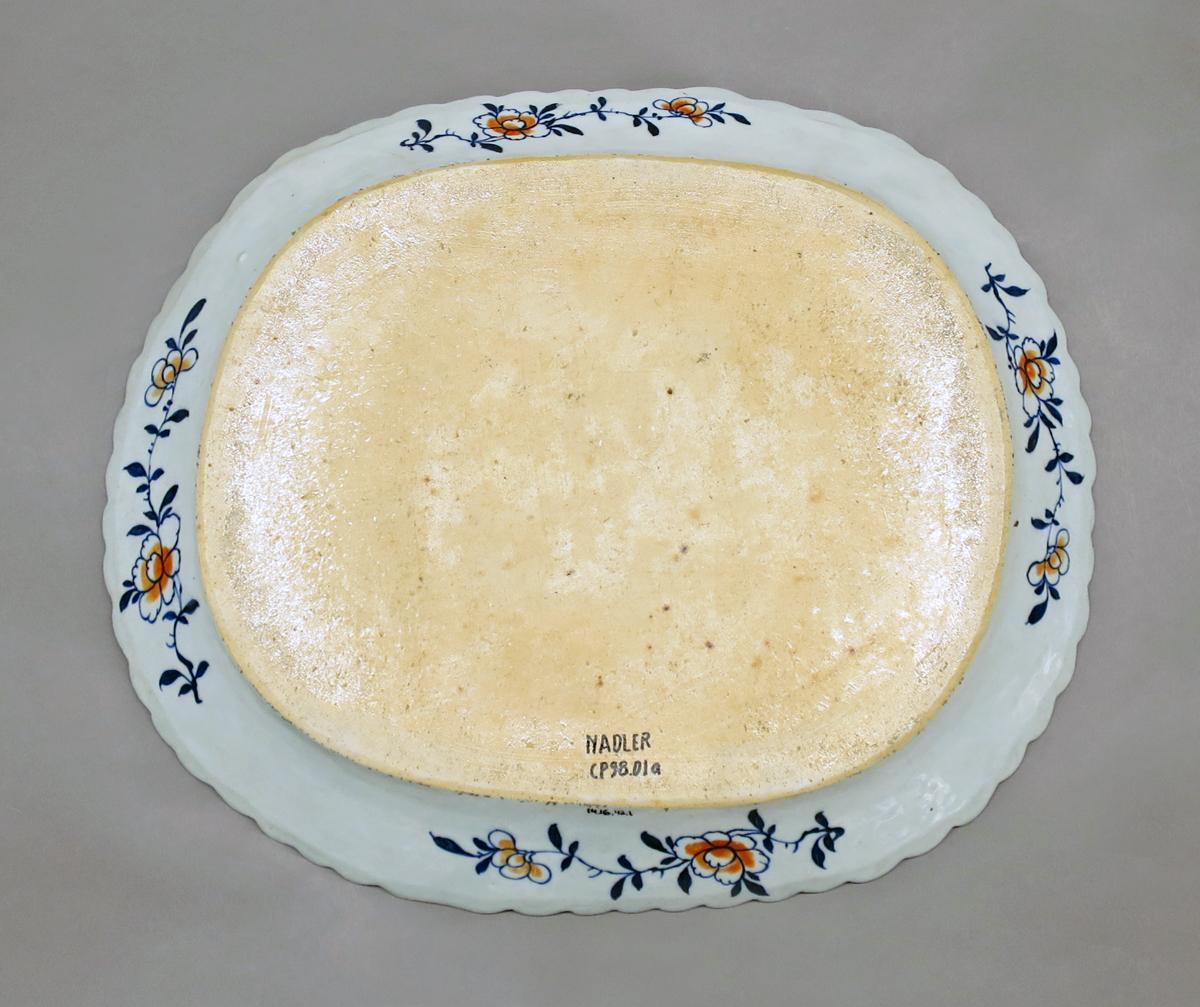 2014.0016.042.001 Platter, underside