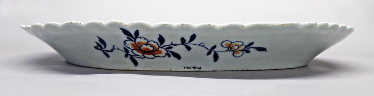 2014.0016.042.001 Platter, side