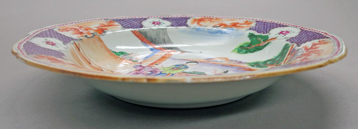2014.0016.067.001 Soup plate or bowl side