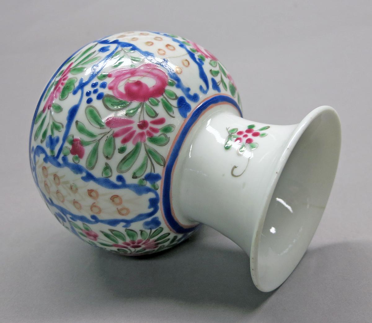 2014.0016.110.001 Bottle, guglet, side