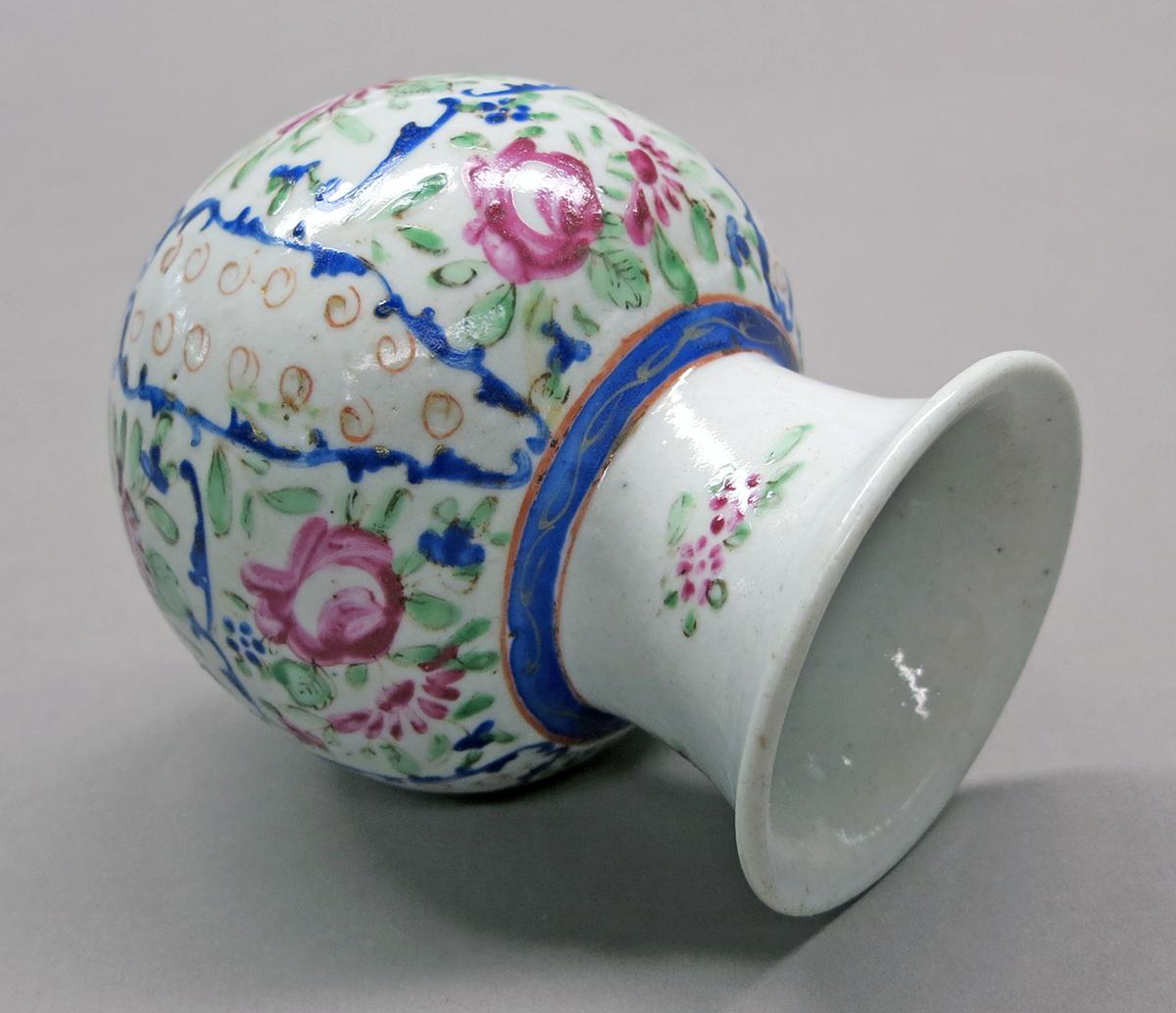 2014.0016.110.002 Bottle, guglet, side