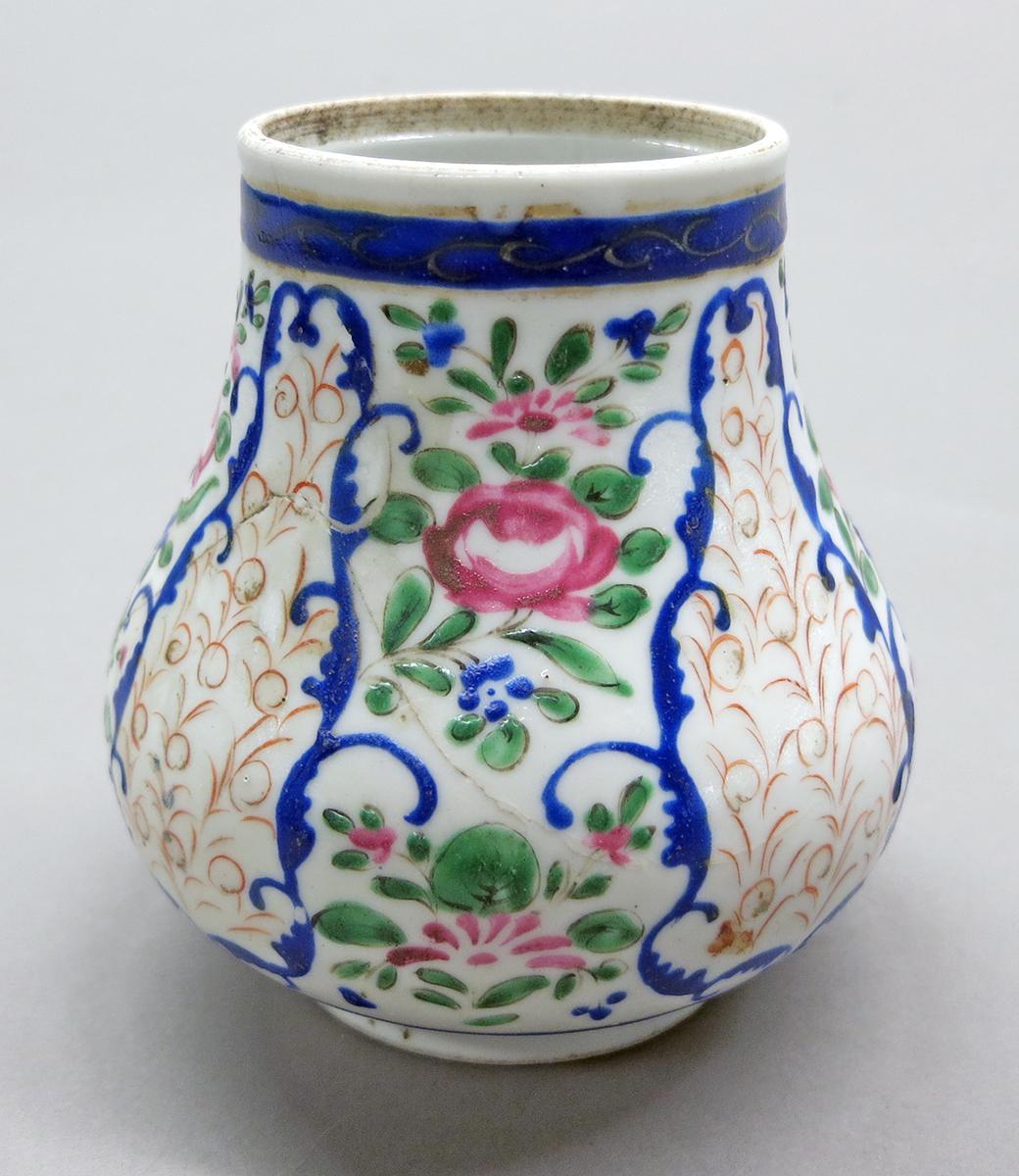 2014.0016.112 Bottle, guget overall