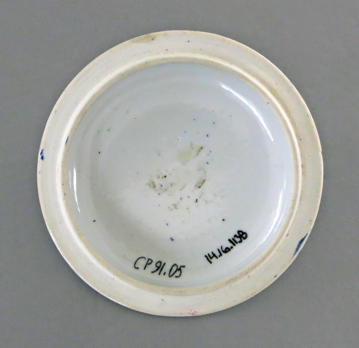 2014.0016.113 B Sugar bowl underside