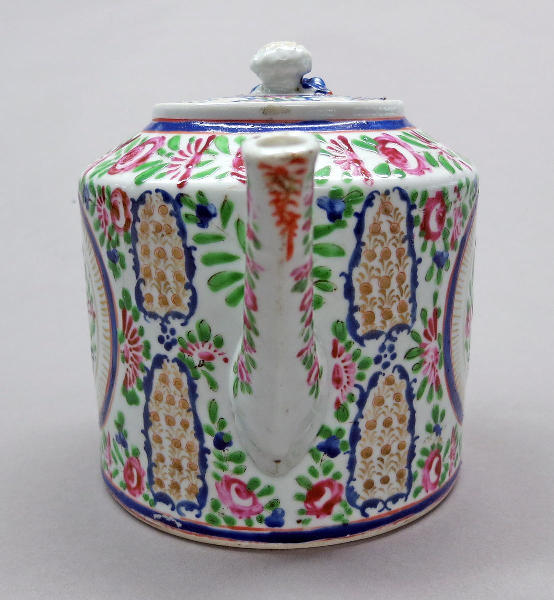 2014.0016.114 A, B Teapot side 3