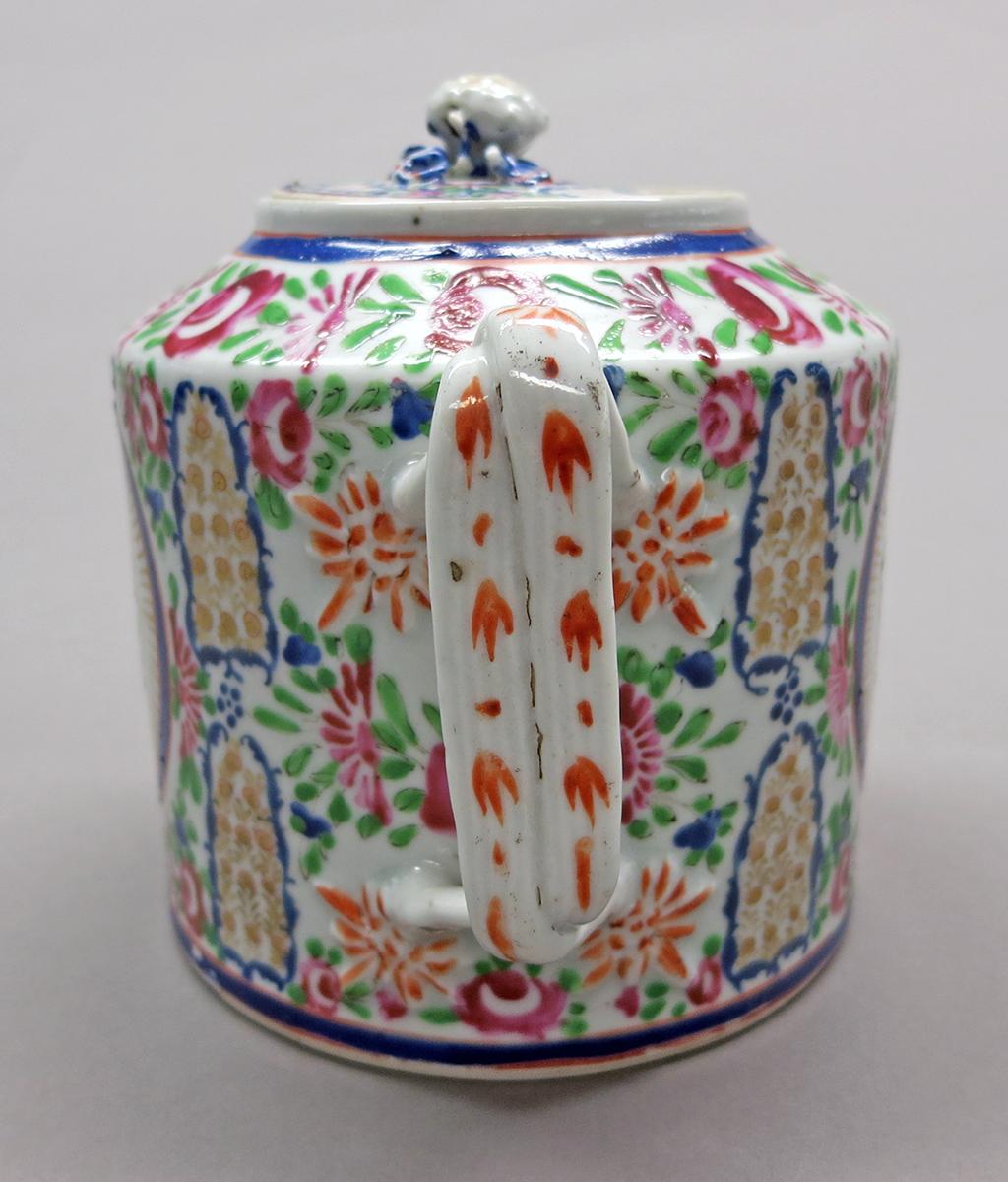 2014.0016.114 A, B Teapot side 4