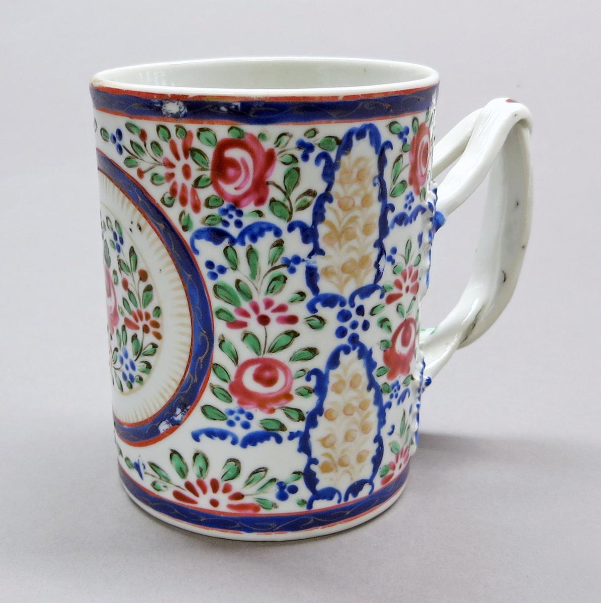 2014.0016.116 Mug side 1