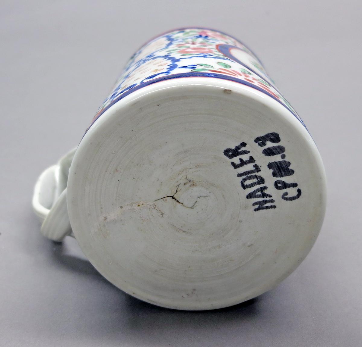2014.0016.116 Mug underside