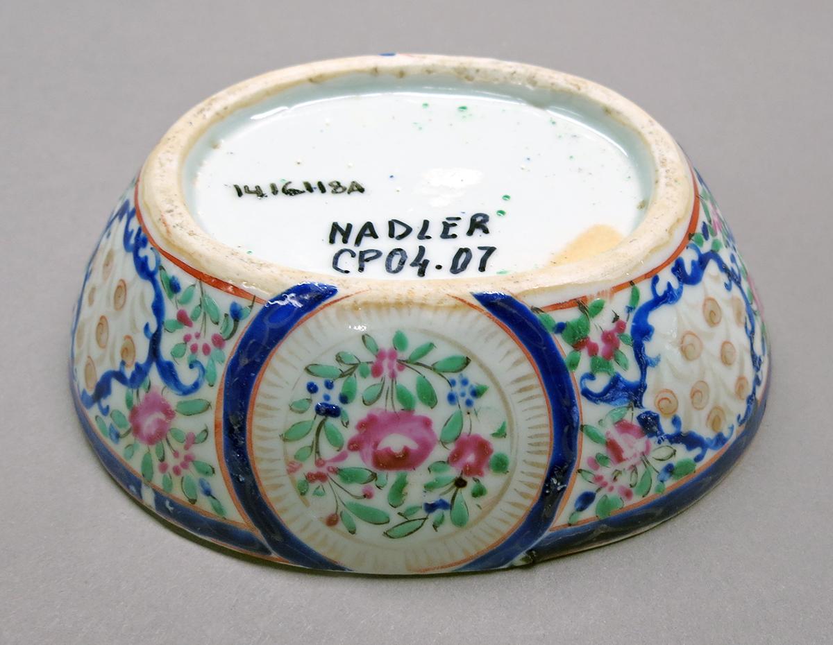 2014.0016.118 A Soapdish underside