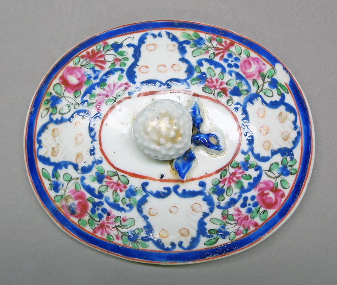 2014.0016.118 B Soapdish lid top