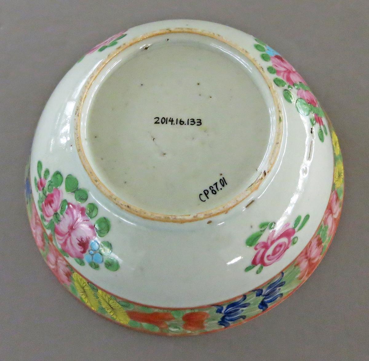 2014.0016.133 Bowl underside