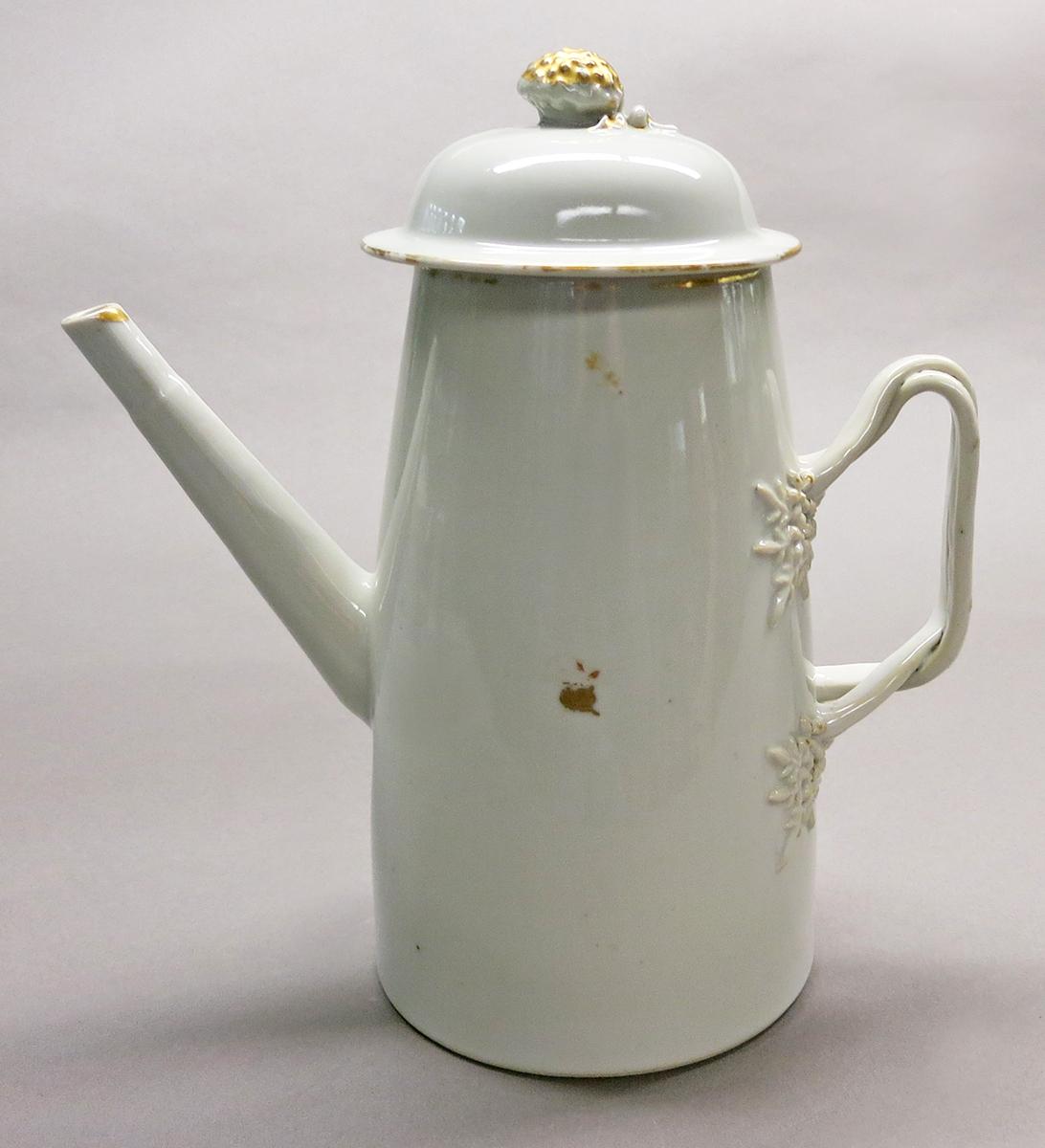 2014.0016.142.001 A, B Coffee pot side 1