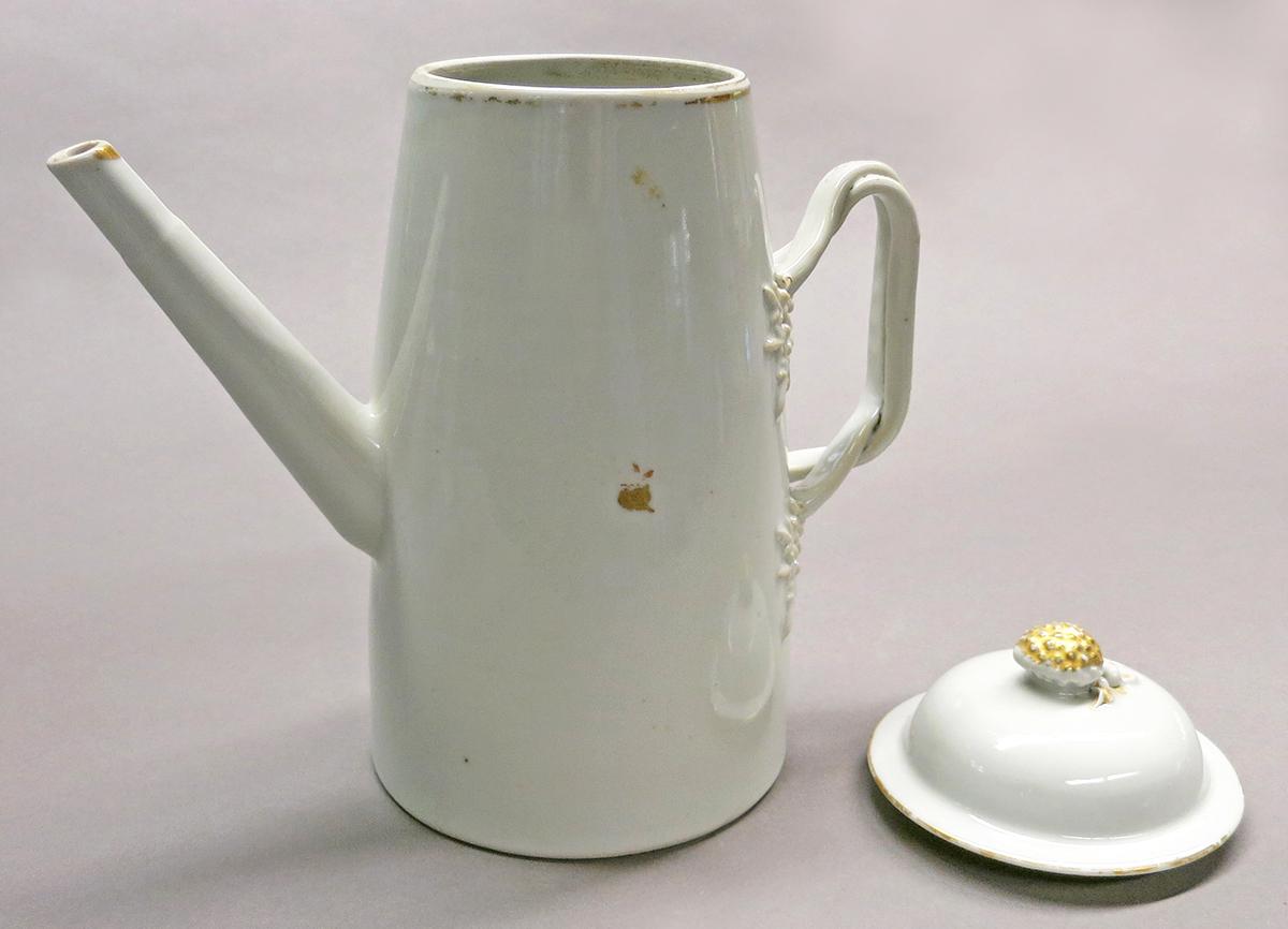 2014.0016.142.001 A, B Coffee pot separate