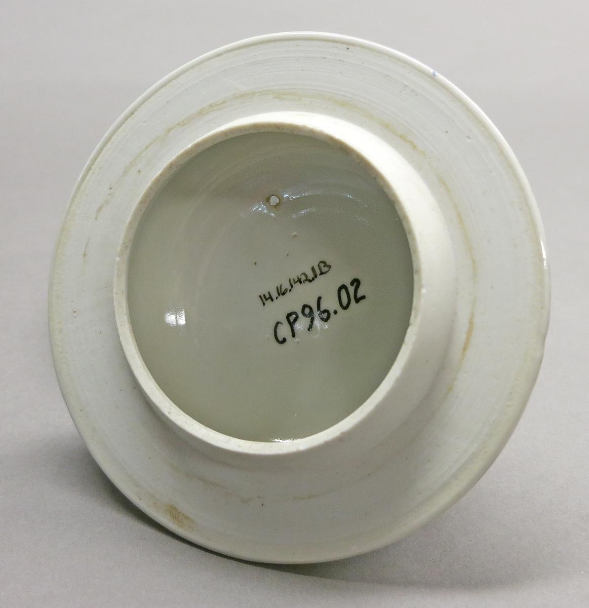 2014.0016.142.001 B Coffee pot underside