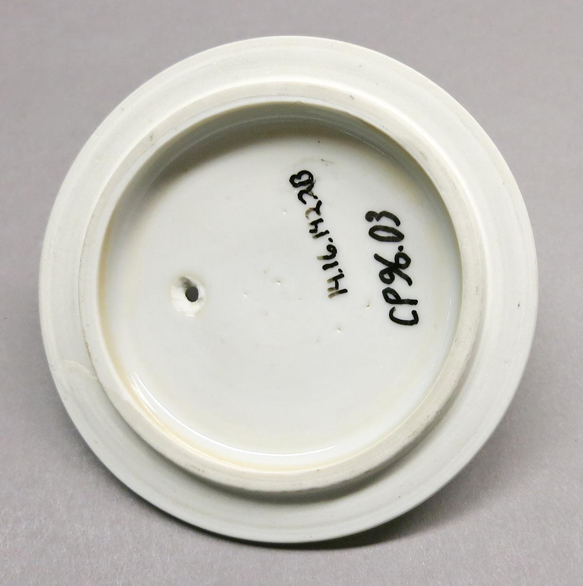 2014.0016.142.002 B Teapot lid underside