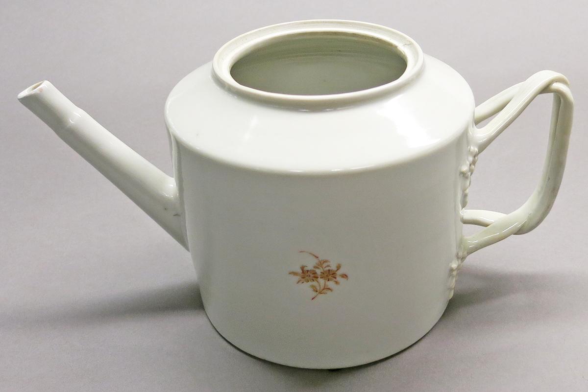 2014.0016.142.002 A Teapot overall