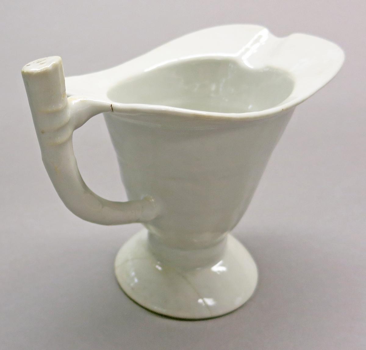 2014.0016.142.003 Cream pot view 2