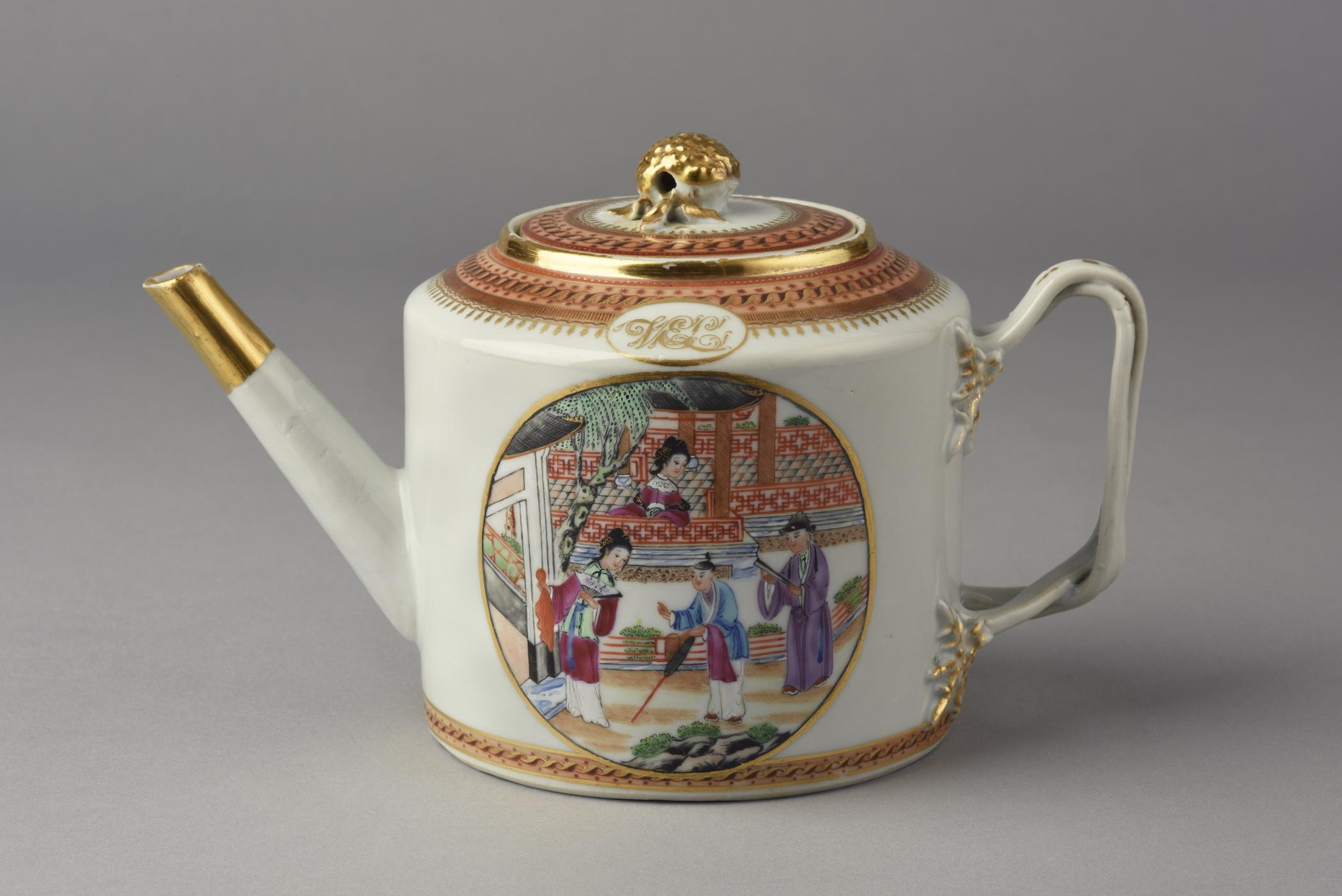 2014.0016.152.001 A, B Teapot, view 1