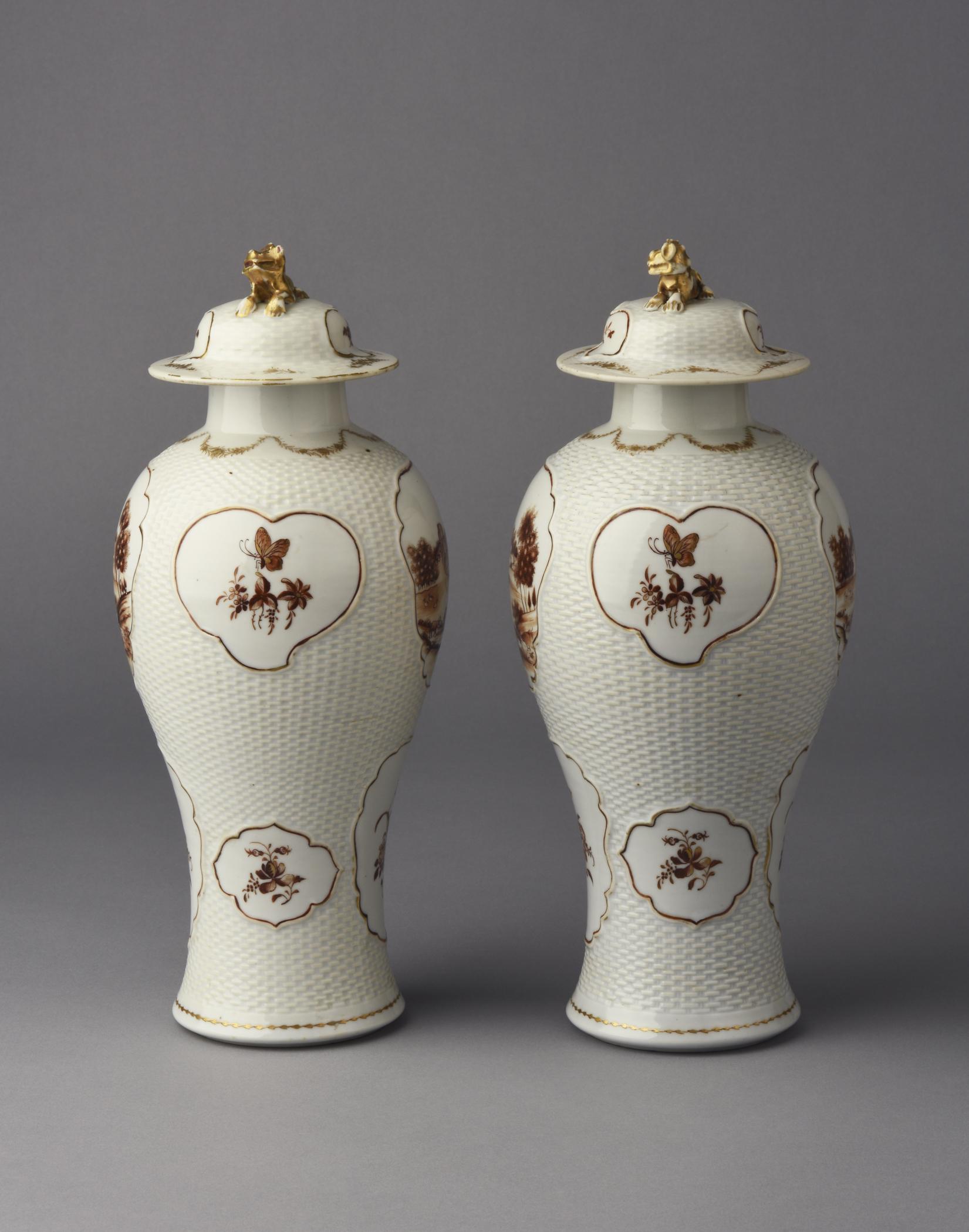 2014.0016.158.001 A, B Vase, .002 A, B Vase, view 2