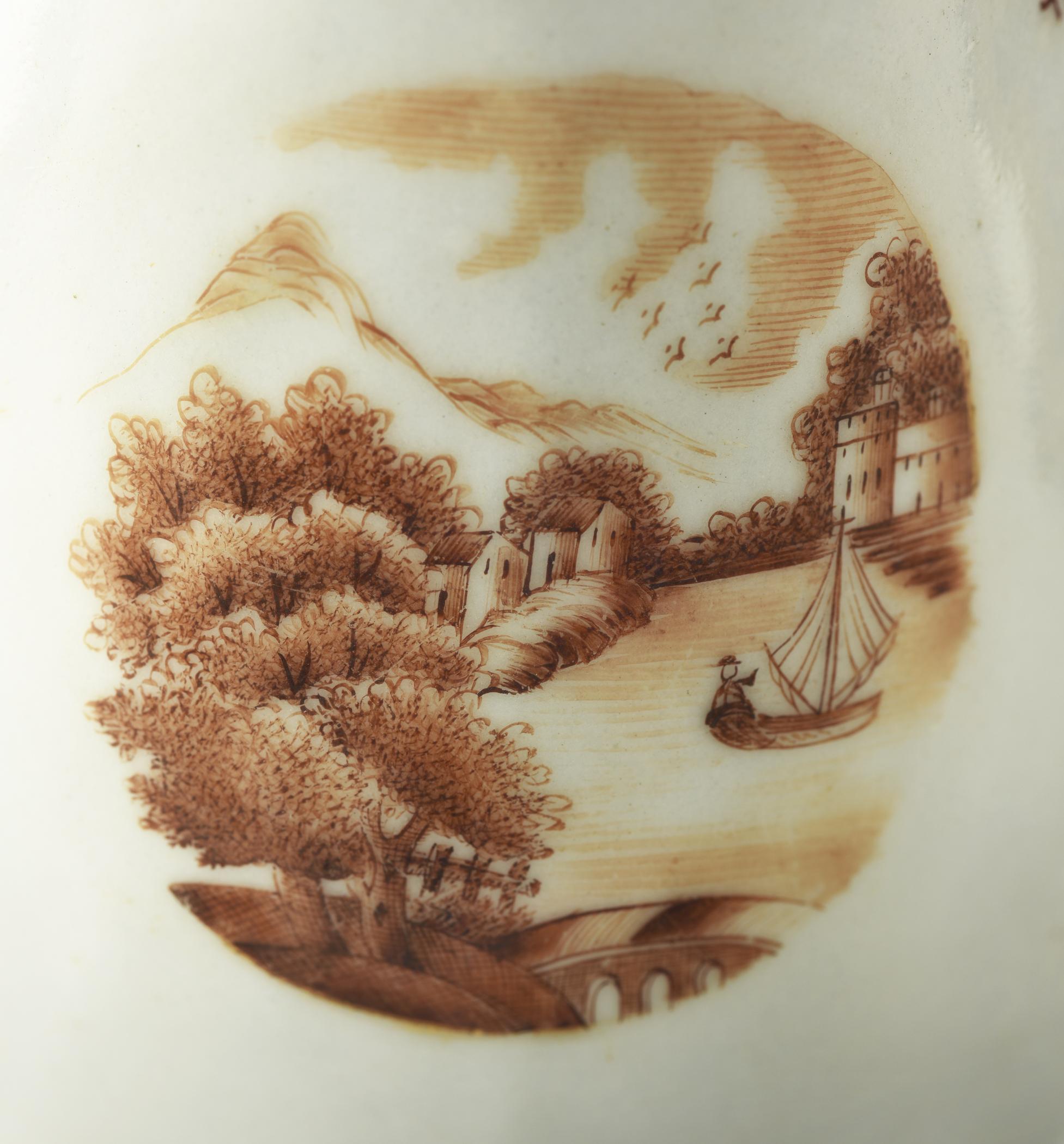 2014.0016.169.001 Sauceboat, detail 1