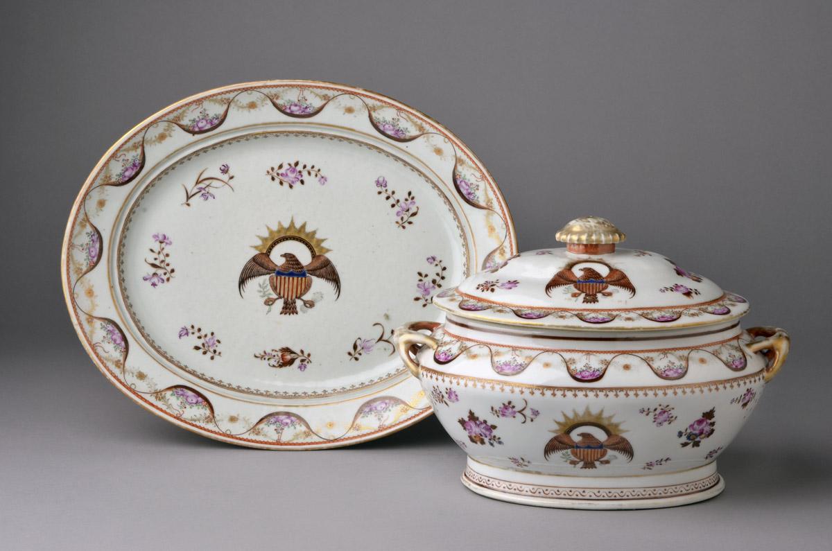 2014.0016.170 A, B Tureen with lid, C Tureen stand or dish