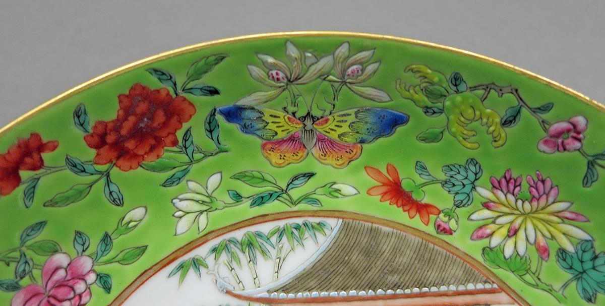 2014.0016.172.001 Saucer detail1