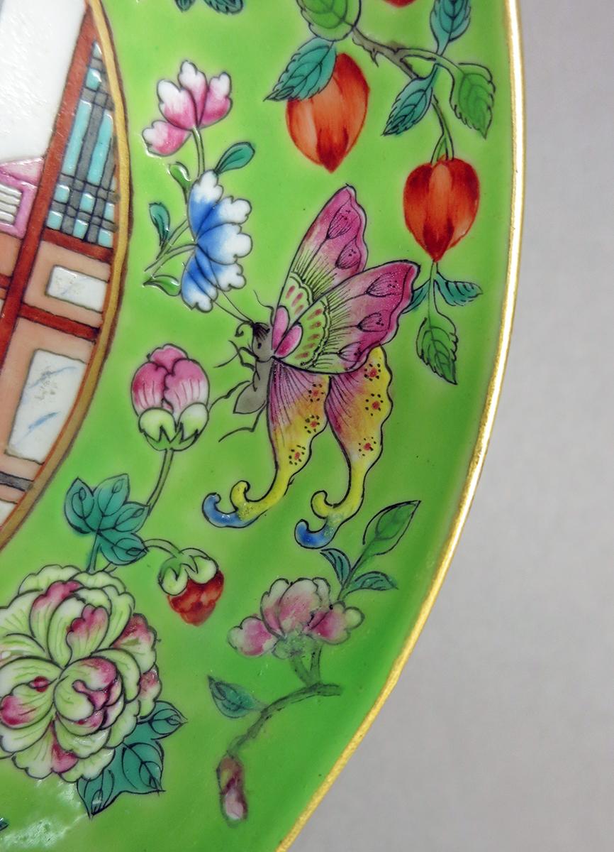 2014.0016.172.002 Saucer detail 2