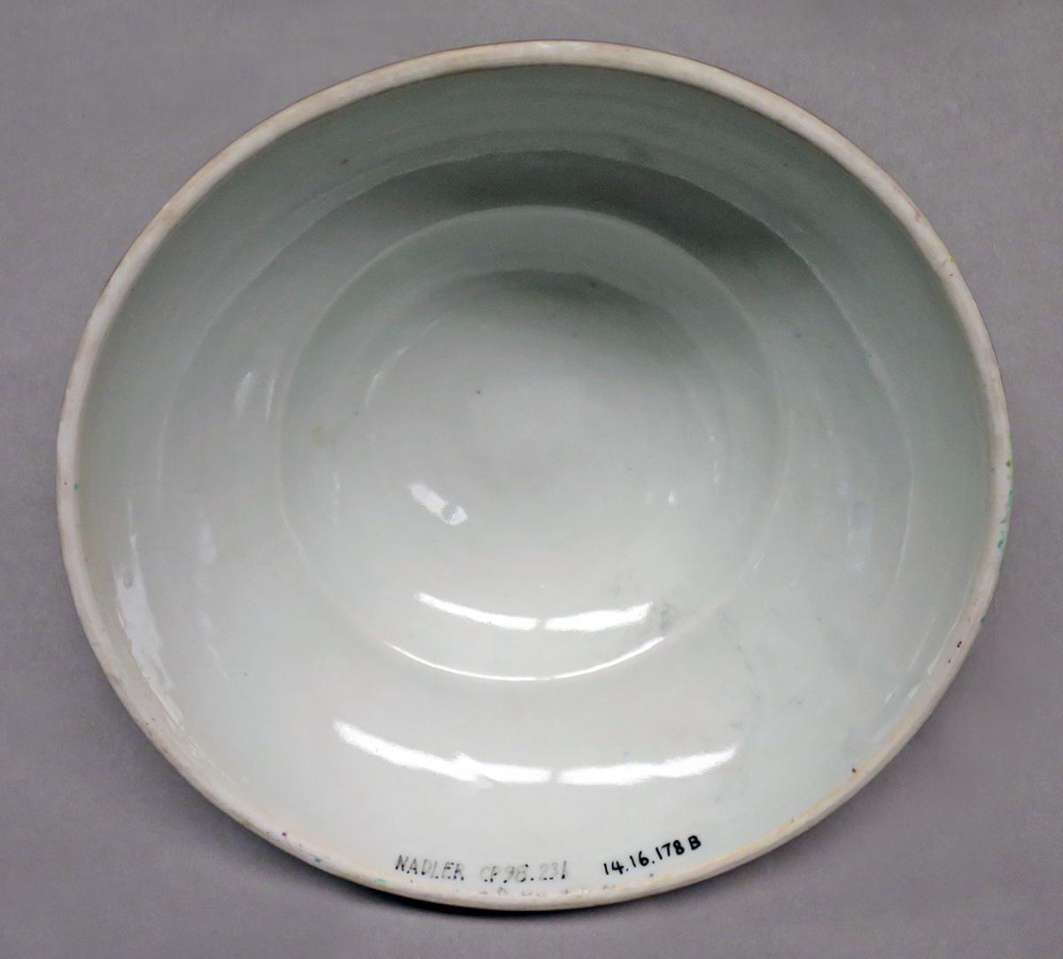 2014.0016.178 B Hot water dish lid inside