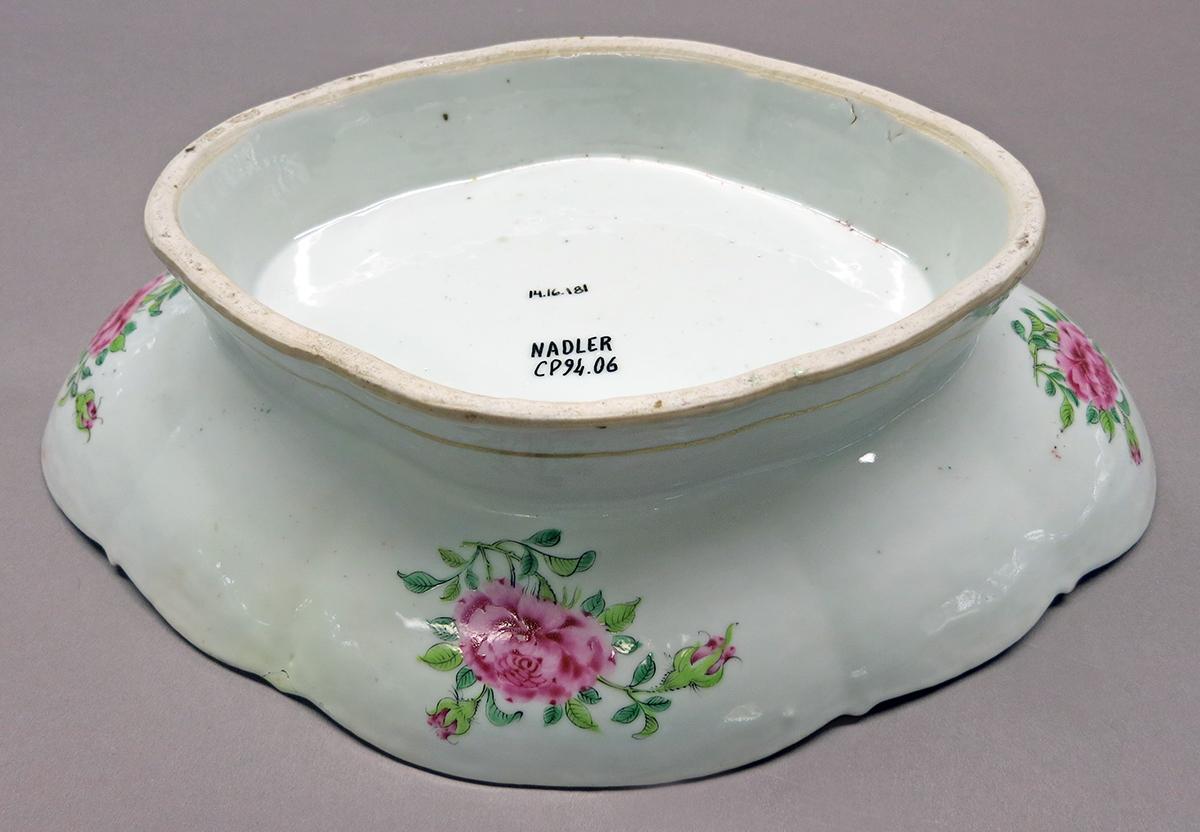 2014.0016.181 Bowl underside