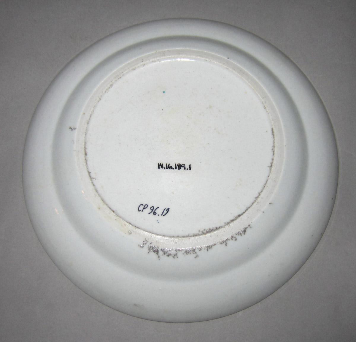 2014.0016.189.001 Dessert plate side 2